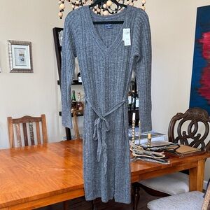 Abercrombie & Fitch Gray Ribbed V-Neck Long Sleeve Knit Dress with Tie